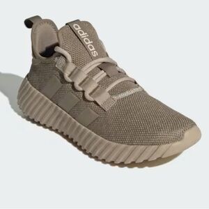 Men’s adidas trainers size 10.5 brand new in box! NWT